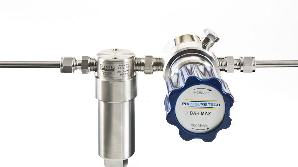 Protecting a pressure regulator with a coalescing filter